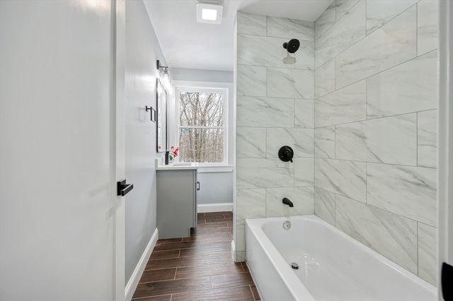 37 Dane Ave, Worcester, MA 01607