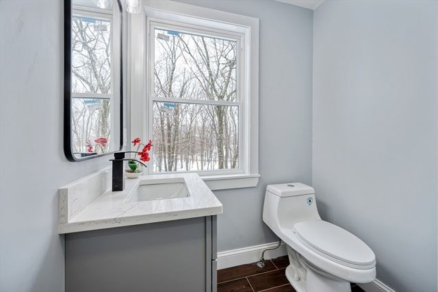 37 Dane Ave, Worcester, MA 01607