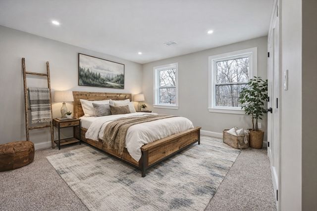 37 Dane Ave, Worcester, MA 01607