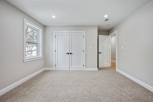 37 Dane Ave, Worcester, MA 01607