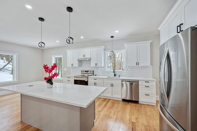 37 Dane Ave, Worcester, MA 01607