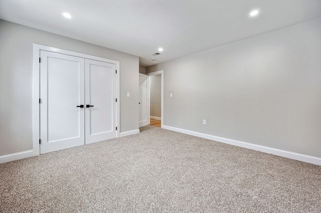 37 Dane Ave, Worcester, MA 01607