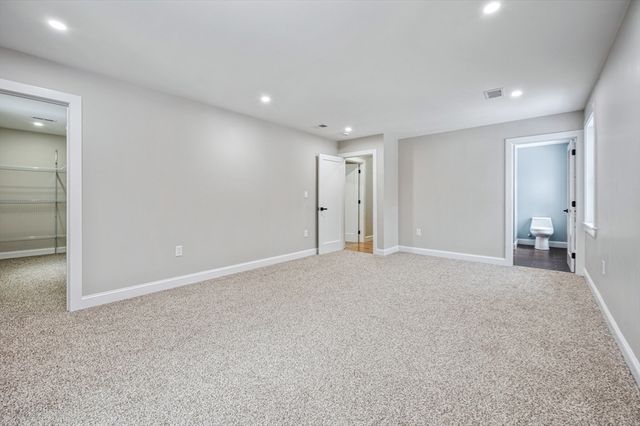 37 Dane Ave, Worcester, MA 01607