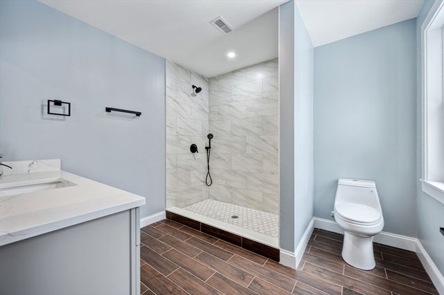 37 Dane Ave, Worcester, MA 01607