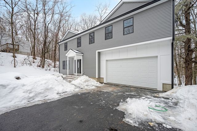 37 Dane Ave, Worcester, MA 01607