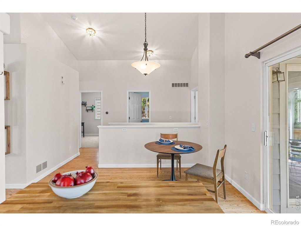 Image 14 of property listing at 9712 Queenscliffe Drive, Highlands Ranch, CO 80130