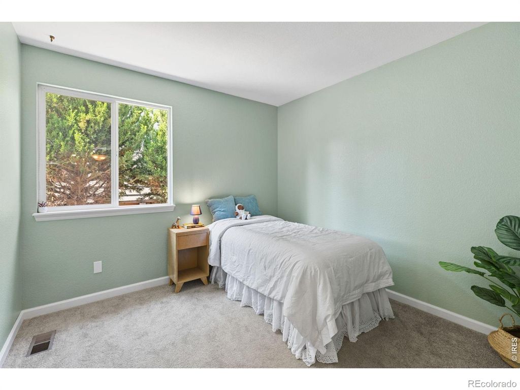 Image 24 of property listing at 9712 Queenscliffe Drive, Highlands Ranch, CO 80130
