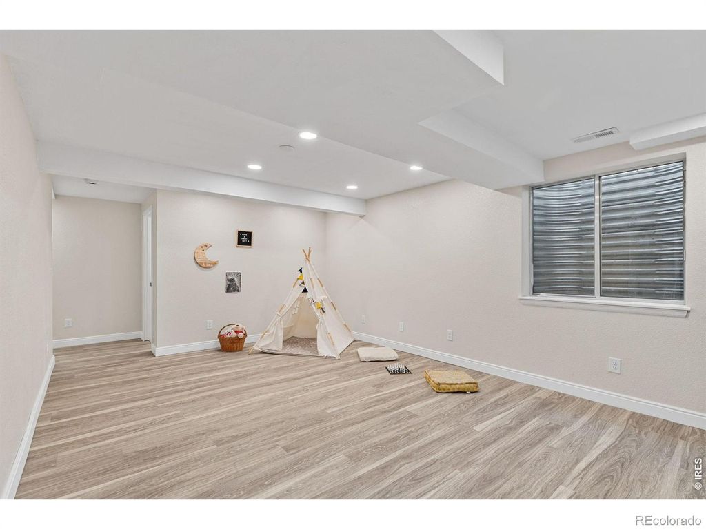 Image 29 of property listing at 9712 Queenscliffe Drive, Highlands Ranch, CO 80130