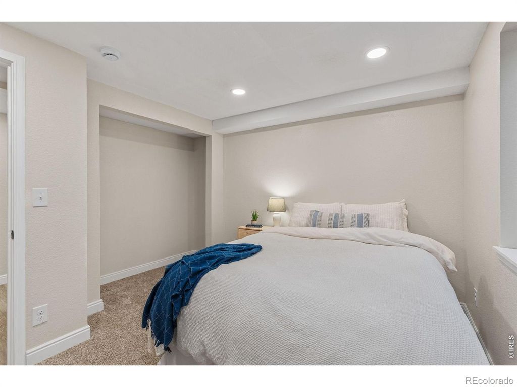 Image 33 of property listing at 9712 Queenscliffe Drive, Highlands Ranch, CO 80130