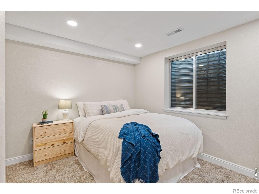 Image 35 of property listing at 9712 Queenscliffe Drive, Highlands Ranch, CO 80130