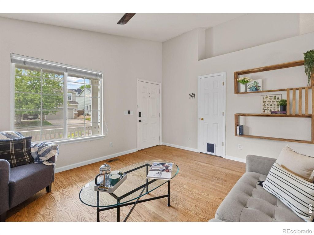 Image 6 of property listing at 9712 Queenscliffe Drive, Highlands Ranch, CO 80130