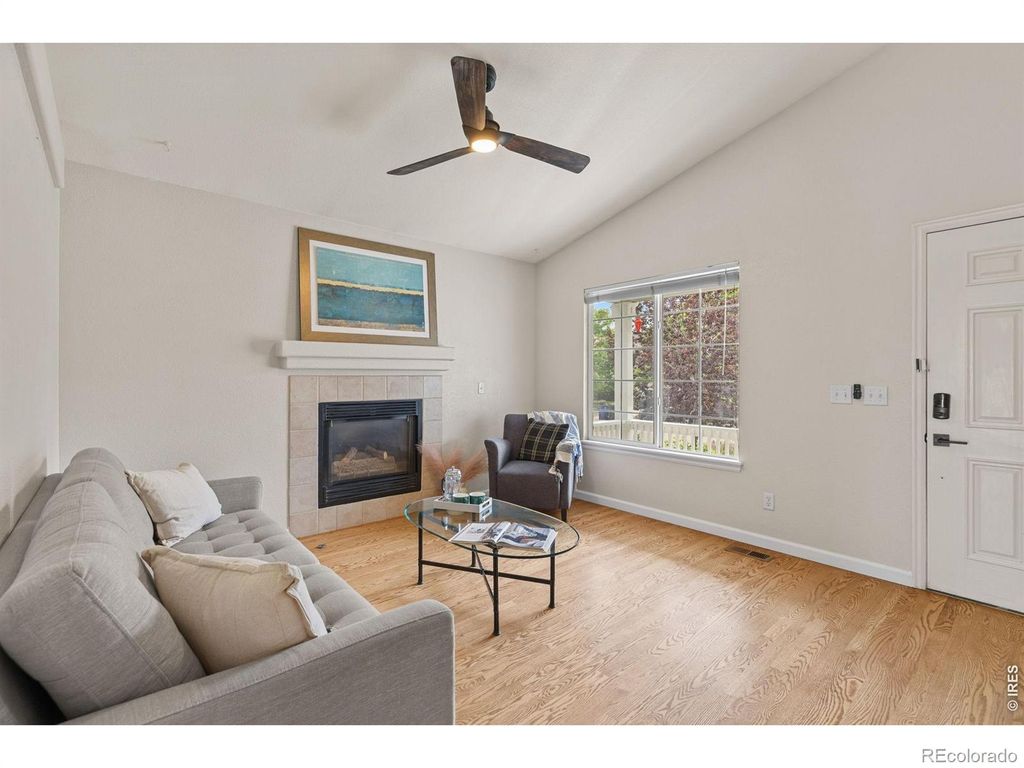 Image 7 of property listing at 9712 Queenscliffe Drive, Highlands Ranch, CO 80130