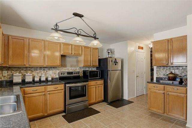 3907 SE Whispering Willows Drive, Greensboro, NC 27406