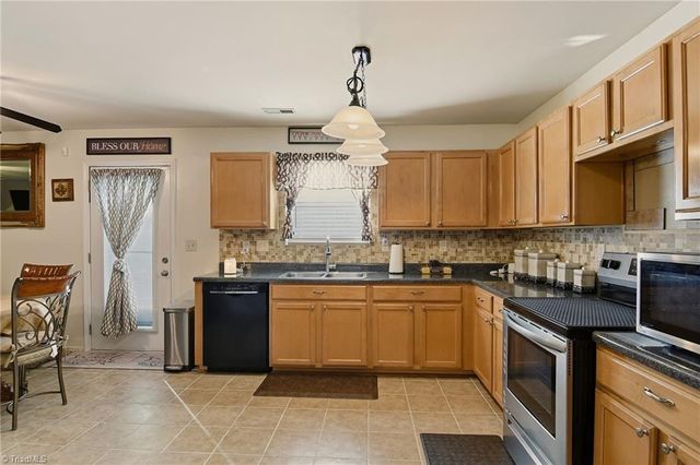 3907 SE Whispering Willows Drive, Greensboro, NC 27406