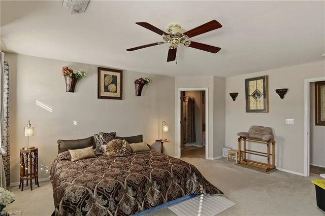 3907 SE Whispering Willows Drive, Greensboro, NC 27406