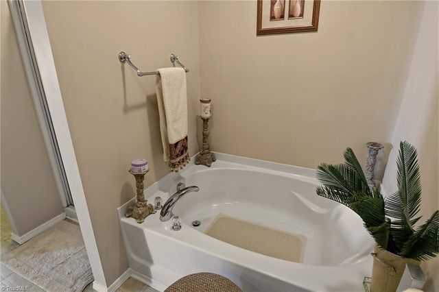 3907 SE Whispering Willows Drive, Greensboro, NC 27406