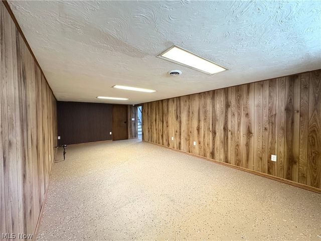 4507 E Frontenac Drive, Warrensville Heights, OH 44128