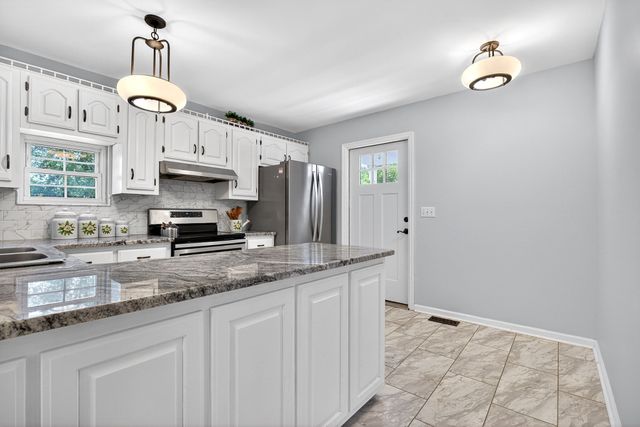 412 Rock Station Rd, Rock Island, TN 38581