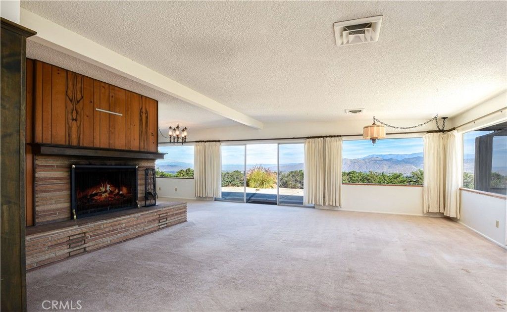 Image 3 of property listing at 28280 Rawlings, Hemet, CA 92544