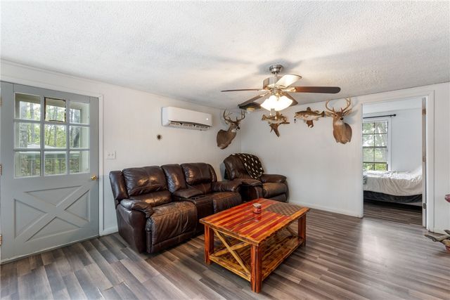 6691 Hahndo Lane, Fayetteville, AR 72701