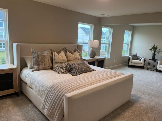 10398 McGregor Boulevard, Woodbury, MN 55129