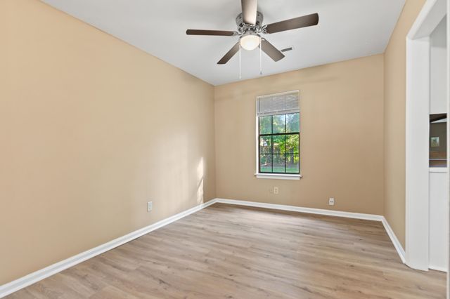 260 Dorchester Manor Boulevard, North Charleston, SC 29420