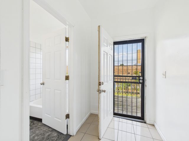 8535 S Givins Court, Chicago, IL 60620