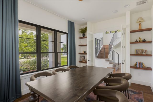 705 W 10th ST, Georgetown, TX 78626
