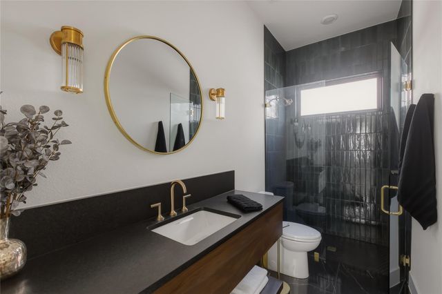 705 W 10th ST, Georgetown, TX 78626