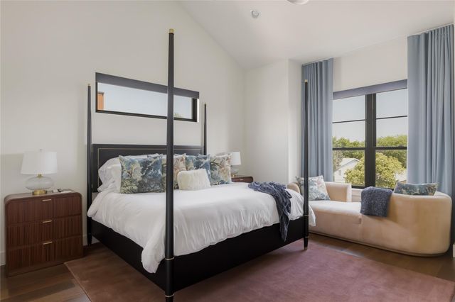 705 W 10th ST, Georgetown, TX 78626