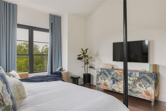 705 W 10th ST, Georgetown, TX 78626
