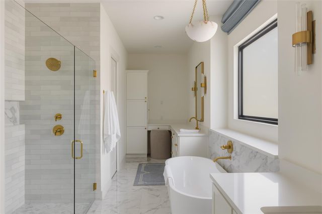 705 W 10th ST, Georgetown, TX 78626