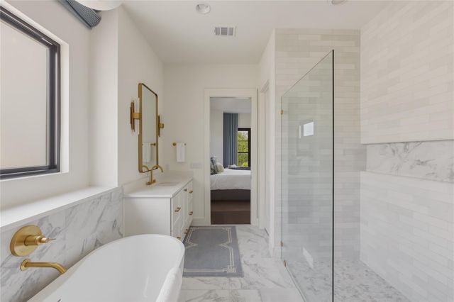 705 W 10th ST, Georgetown, TX 78626