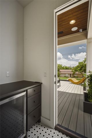 705 W 10th ST, Georgetown, TX 78626