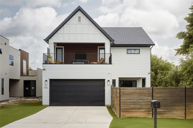 705 W 10th ST, Georgetown, TX 78626