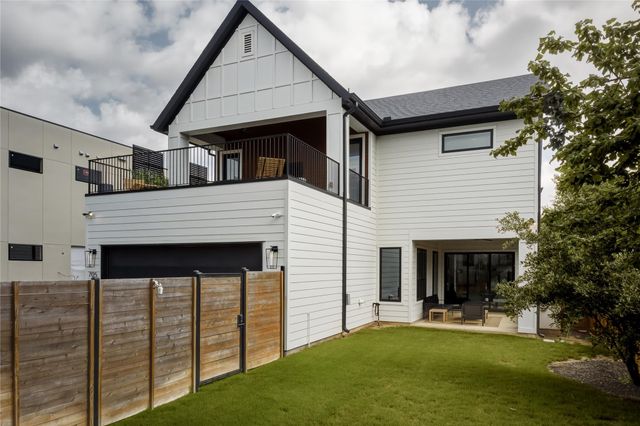 705 W 10th ST, Georgetown, TX 78626