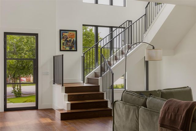 705 W 10th ST, Georgetown, TX 78626