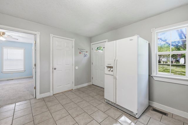 1617 W Lee Street, Springfield, MO 65803