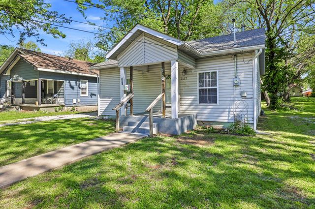 1617 W Lee Street, Springfield, MO 65803