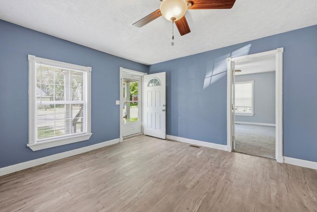 1617 W Lee Street, Springfield, MO 65803
