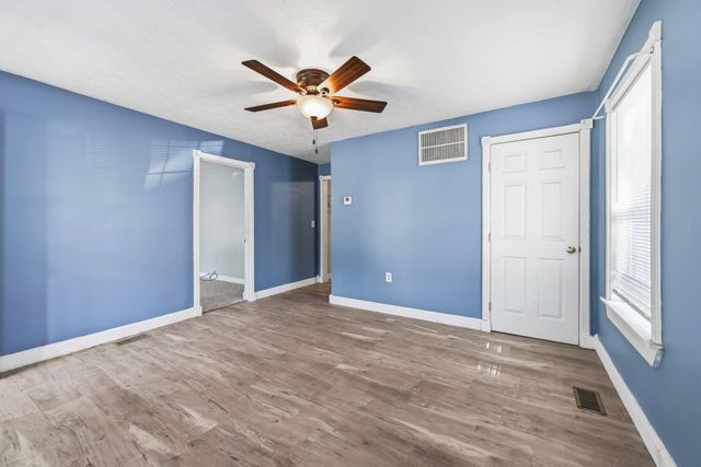 1617 W Lee Street, Springfield, MO 65803