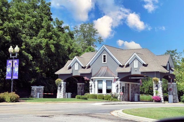 588 Geneva National AVENUE N, Lake Geneva, WI 53147