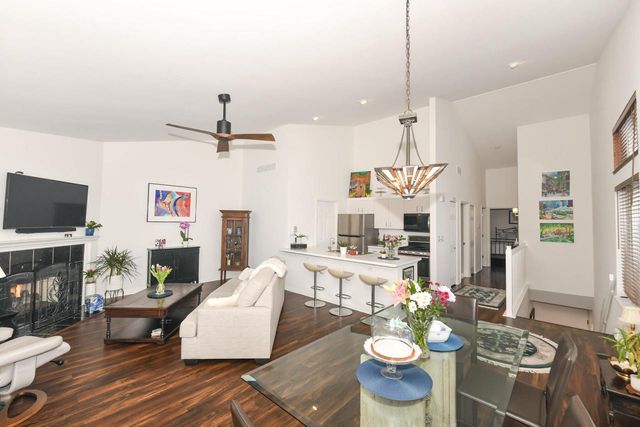 588 Geneva National AVENUE N, Lake Geneva, WI 53147