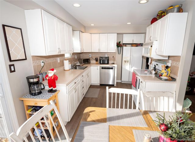 4030 Avoca Avenue, Bethpage, NY 11714