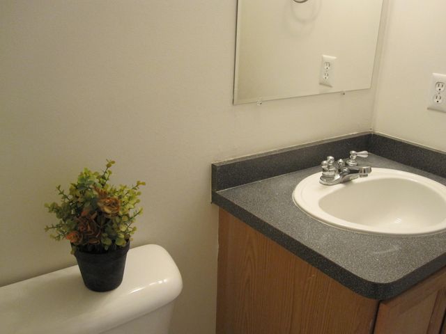 3055 Barclay Way, Ann Arbor, MI 48105