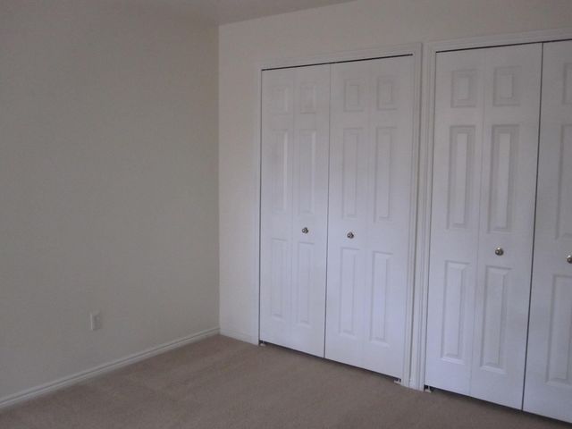 3055 Barclay Way, Ann Arbor, MI 48105