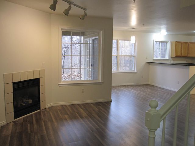 3055 Barclay Way, Ann Arbor, MI 48105