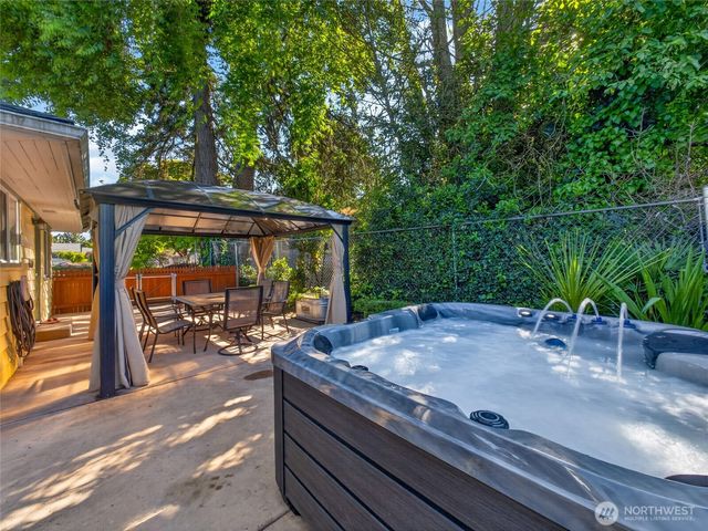 10712 NE 67 Street, Vancouver, WA 98662