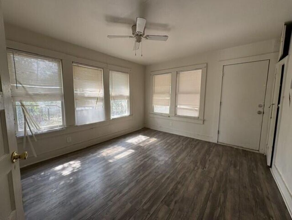 Image 6 of property listing at 2927 N Irving Street, San Angelo, TX 76903