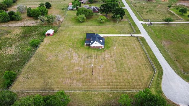 602 Cedar Creek Drive, Needville, TX 77461